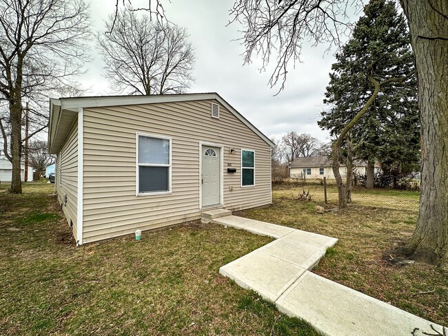 property at 2810 Adams St