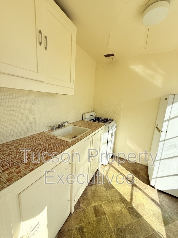 property at 3274 E Benson Hwy