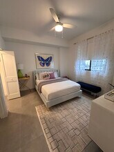 1849 Madison St, Unit B8 in Hollywood, FL - Foto de edificio - Building Photo