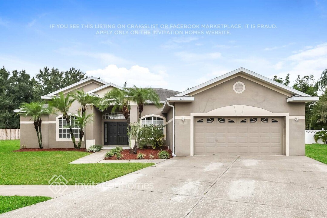 1441 Wyndham Lakes Dr in Odessa, FL - Building Photo