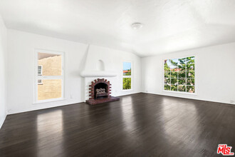 7926 4th St in Los Angeles, CA - Building Photo - Building Photo