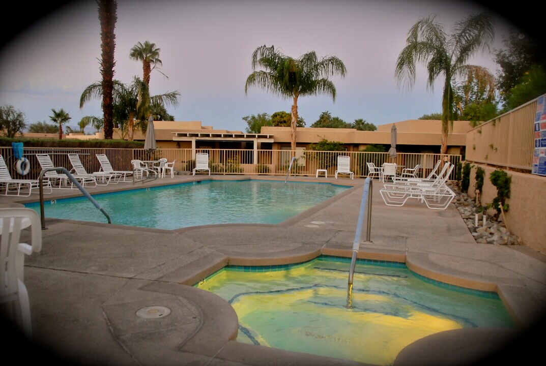 47975 Joshua Ct, Unit 47975 in Palm Desert, CA - Building Photo