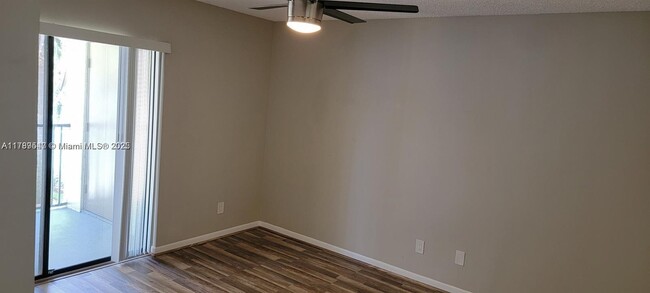540 S Park Rd in Hollywood, FL - Building Photo - Building Photo