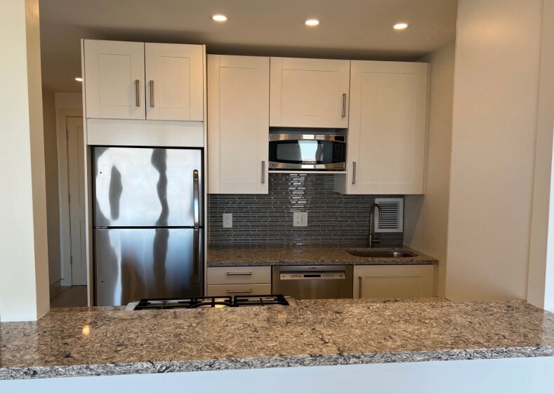85 E India Row in Boston, MA - Building Photo