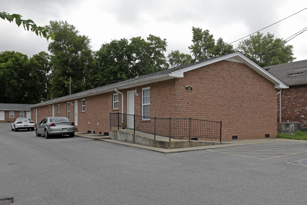 149 College St in Gallatin, TN - Foto de edificio