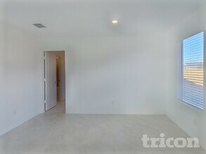 2504 Bunkerton Dr in Fort Worth, TX - Foto de edificio - Building Photo