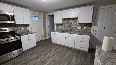 241 Jackson Ave, Unit 241 Jackson in Stratford, CT - Building Photo - Building Photo