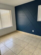 8721 NW 11th St in Pembroke Pines, FL - Building Photo - Building Photo