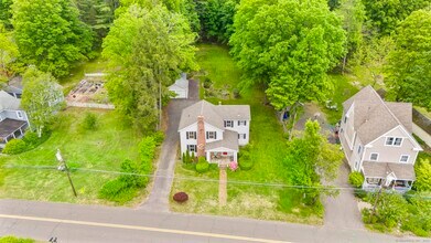 84 New Rd in Avon, CT - Building Photo - Building Photo
