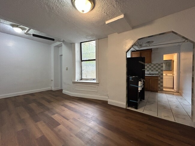 381 E 160th St in Bronx, NY - Building Photo - Building Photo