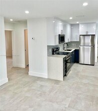 1328 NW 46th St in Miami, FL - Building Photo - Building Photo