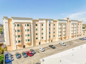 3672 W Imperial Hwy, Unit 404 in Inglewood, CA - Foto de edificio - Building Photo