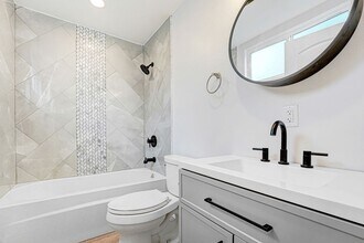 400 W 109th St in Los Angeles, CA - Building Photo - Building Photo