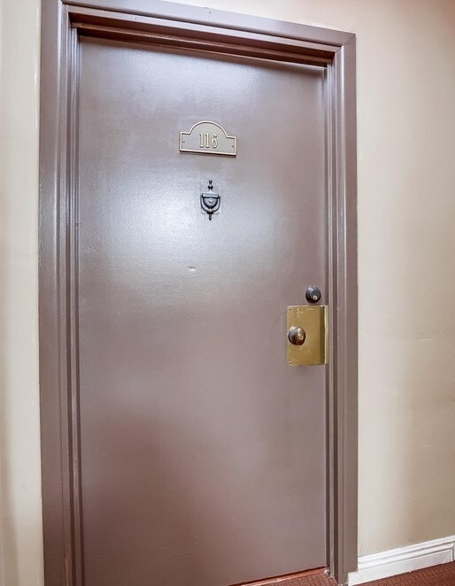 310 S Almont Dr, Unit #116 in Los Angeles, CA - Foto de edificio - Building Photo