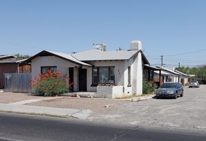 2611-2625 E Grant Rd in Tucson, AZ - Building Photo
