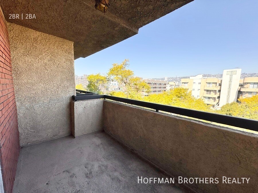 8726 Burton Way in Los Angeles, CA - Building Photo