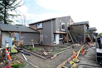 Duck Country - Dunhill Apartments in Dundee, OR - Building Photo - Building Photo