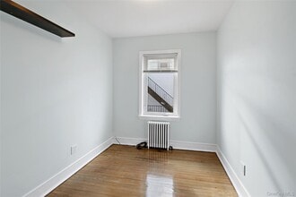 106 Thurton Pl in Yonkers, NY - Building Photo - Building Photo