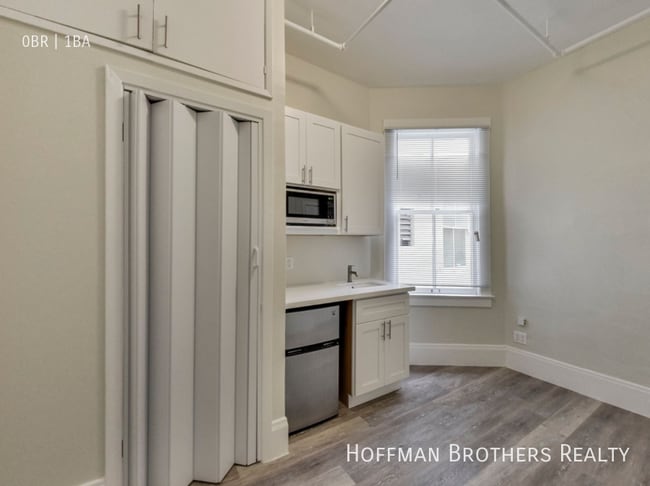 property at 124 Waverly Pl
