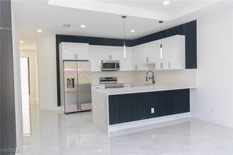 843 Duplex St E in Lehigh Acres, FL - Building Photo - Building Photo