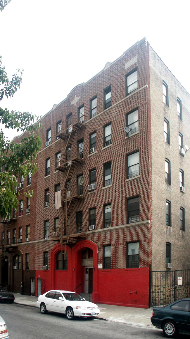 2320 Grand Ave in Bronx, NY - Building Photo - Building Photo