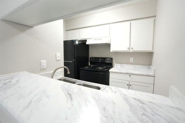 12550 John F Kennedy Blvd in Houston, TX - Building Photo - Building Photo