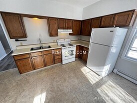 15 Kennebec Rd in Hampden, ME - Building Photo