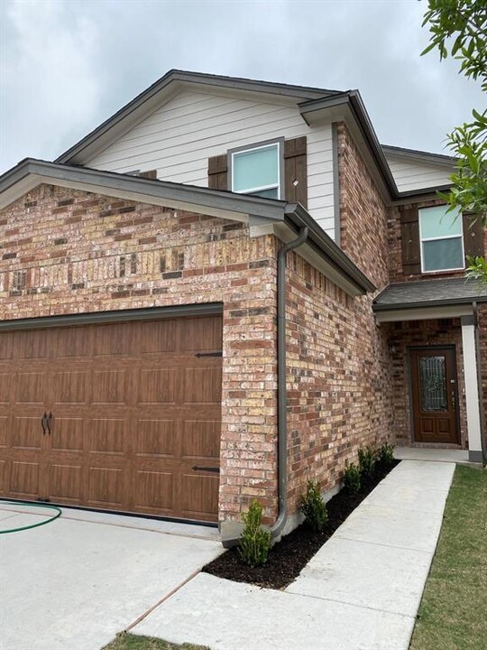 2007 Fretboard St in Round Rock, TX - Building Photo