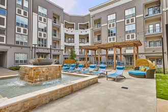 Summit at Stonebriar in Frisco, TX - Foto de edificio - Building Photo