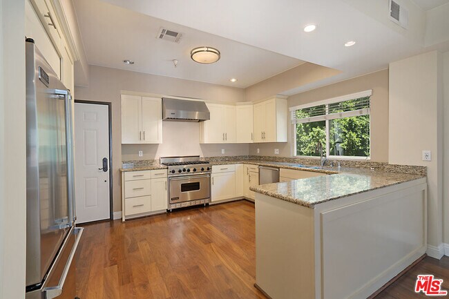 4428 Fulton Ave in Los Angeles, CA - Building Photo - Building Photo