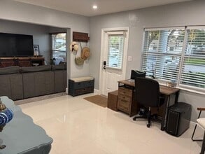 270 NE 45th St in Fort Lauderdale, FL - Building Photo - Building Photo