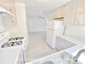 10860 Blix St in Los Angeles, CA - Building Photo - Building Photo