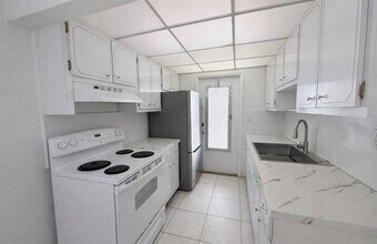 1855 Plunkett St in Hollywood, FL - Building Photo - Building Photo