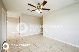 3113 71st St W in Lehigh Acres, FL - Foto de edificio - Building Photo