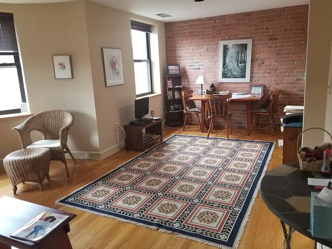 90 Gainsborough St, Unit 401 in Boston, MA - Foto de edificio - Building Photo