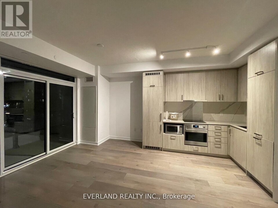 60-1160 Honeycrisp Cres in Vaughan, ON - Building Photo