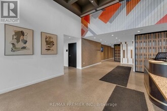 498 Caldari Rd in Vaughan, ON - Building Photo - Building Photo