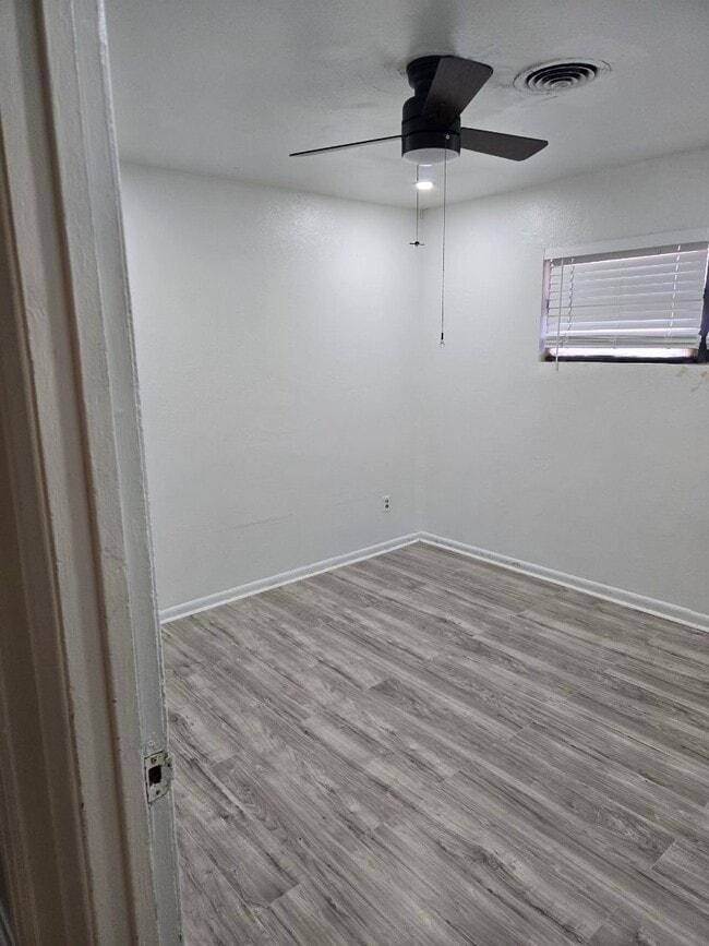 5427 Heatherbrook Dr in Houston, TX - Building Photo - Building Photo