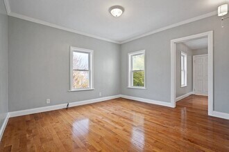 79 Derby St, Unit 2 in Somerville, MA - Foto de edificio - Building Photo