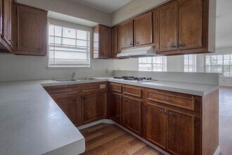 1917 20th St-Unit -3 in Huntsville, TX - Building Photo - Building Photo