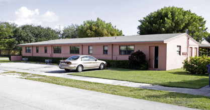 Gardens Apartments in Palmetto Bay, FL - Building Photo - Building Photo