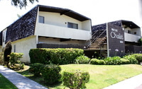 Surfside Chalet in Huntington Beach, CA - Foto de edificio - Building Photo