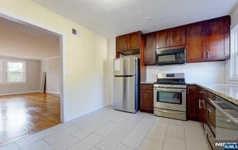 20 Townley Rd in Fair Lawn, NJ - Building Photo - Building Photo