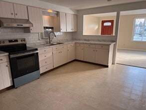 1104 Vinewood Ave, Unit Left Unit in Rotterdam, NY - Building Photo - Building Photo