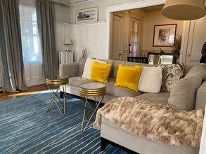 32 Russell St, Unit 1 in Brookline, MA - Foto de edificio - Building Photo