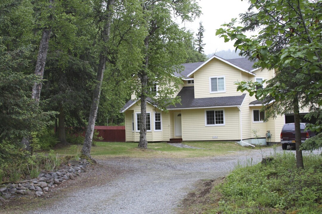 23838 Sleepy Cir in Anchorage, AK - Building Photo