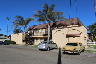 421 S Myers St in Oceanside, CA - Foto de edificio - Building Photo