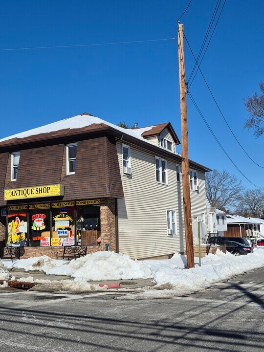 131 Paris Ave, Unit Apt 3 in Northvale, NJ - Building Photo