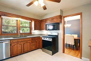 4239 Diamond Dr in Eagan, MN - Building Photo