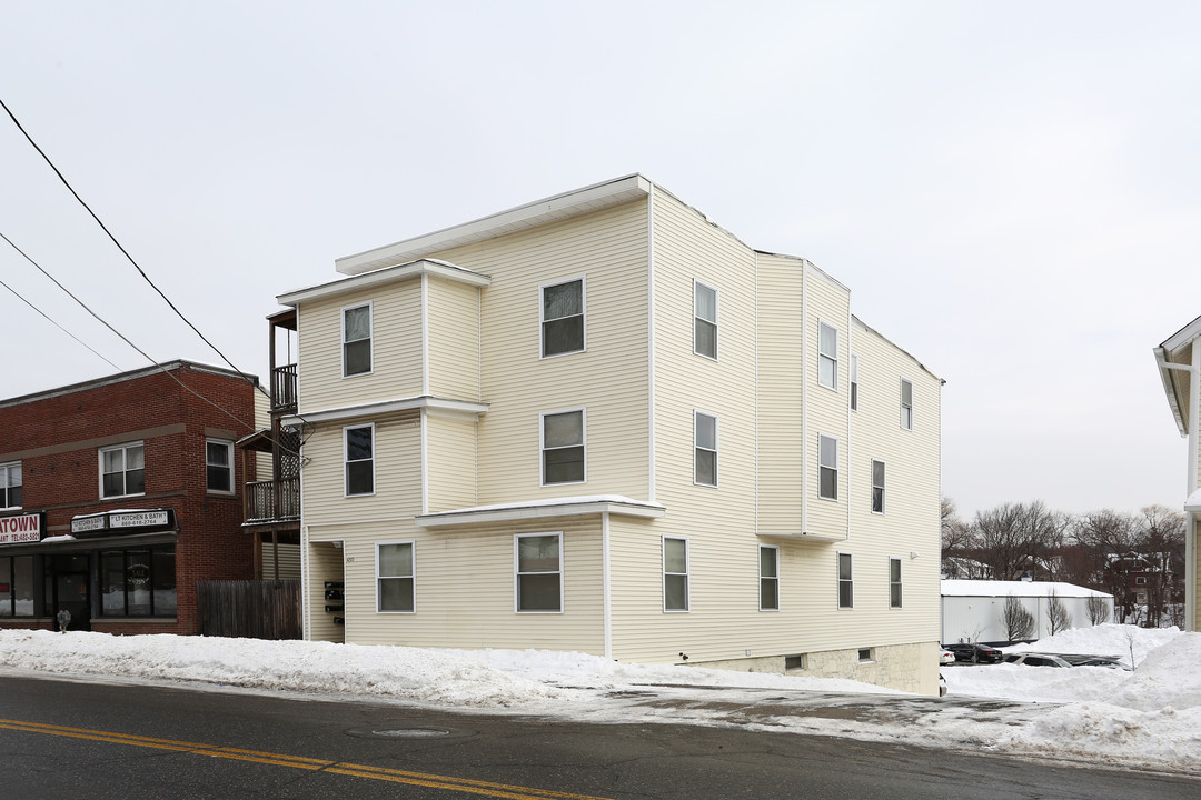 432-452 Main St in Torrington, CT - Building Photo